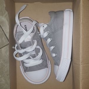 Toddler converse shoes size 6 brand new